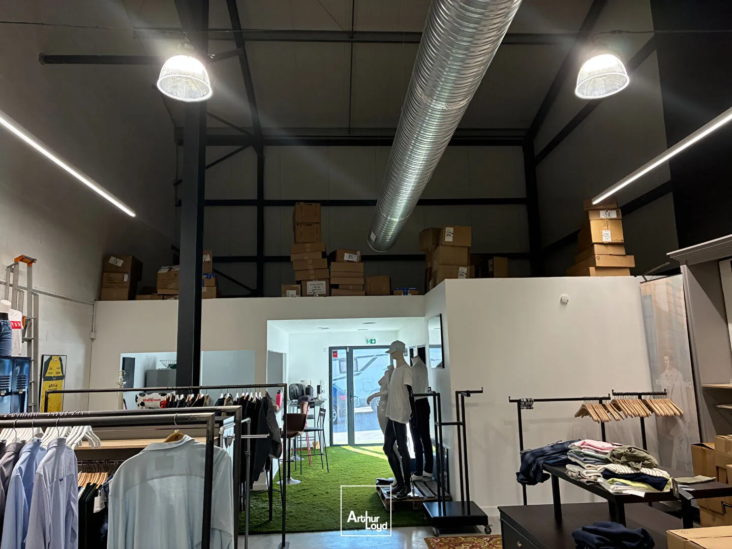 Locaux d'activité & Entrepôts - Vente - LA ROCHELLE - 17000 - 208-208 - 7807690