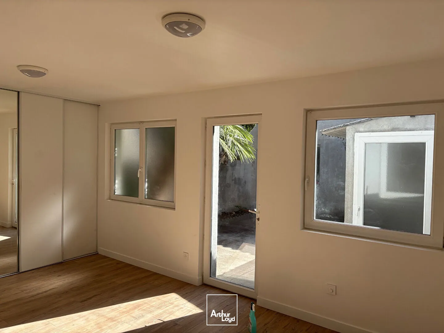 Locaux commerciaux - Location - LA ROCHELLE - 17000 - 77-77 - 7807712