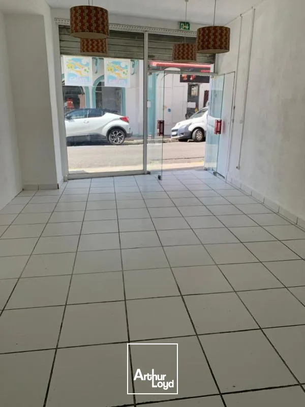 Locaux commerciaux - Location - Pointe A Pitre - 97110 - 38-38 - 7807917