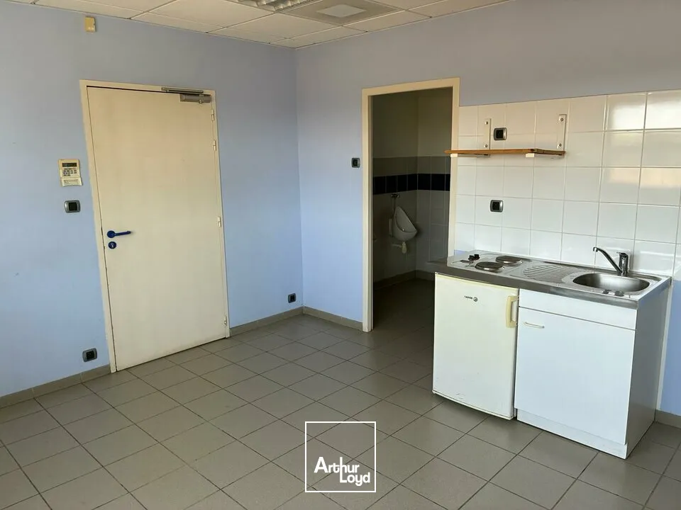 Locaux d'activité & Entrepôts - Location - FONTENAY-LE-COMTE - 85200 - 574-574 - 7808061