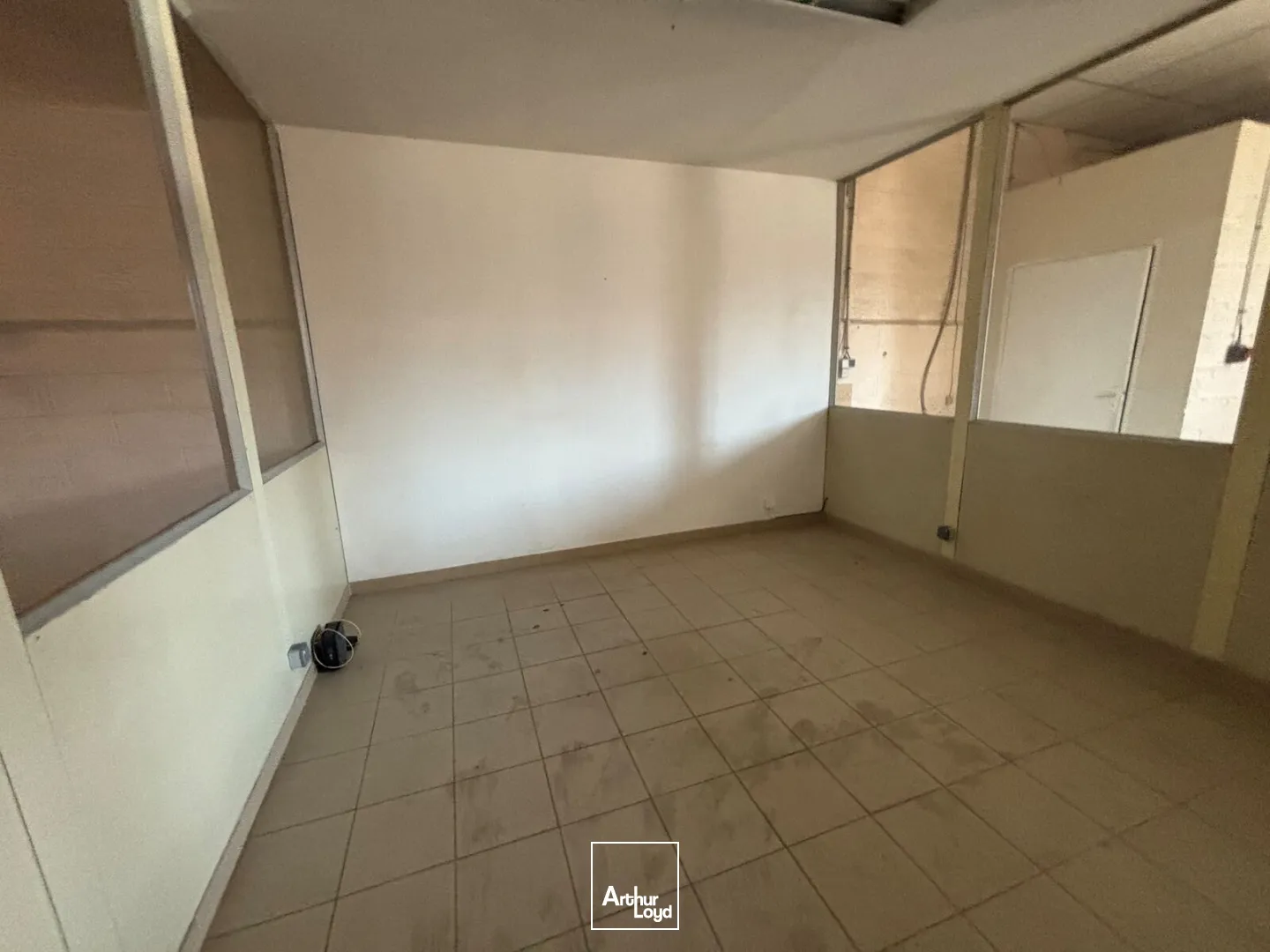 Locaux d'activité & Entrepôts - Location - SAINT AUBIN LES ELBEUF - 76410 - 215-215 - 7808334
