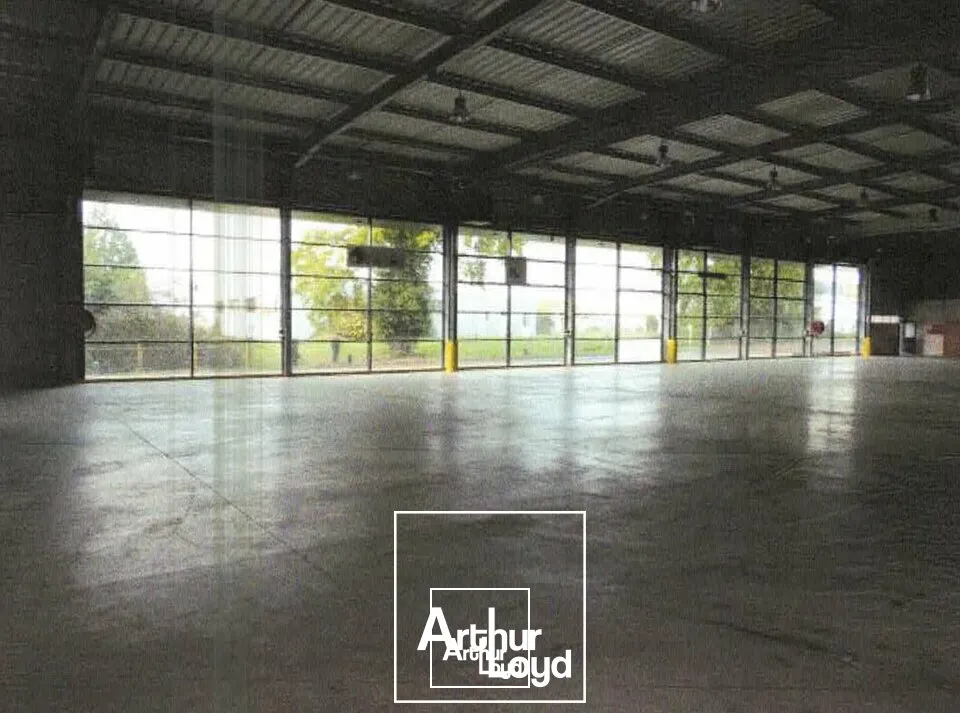 Locaux d'activité & Entrepôts - Location - SAINT PANTALEON DE LARCHE - 19600 - 3070-3070 - 7808969