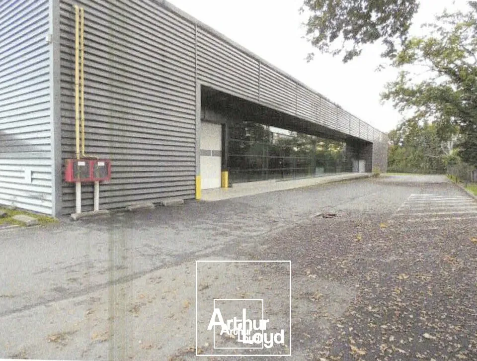 Locaux d'activité & Entrepôts - Location - SAINT PANTALEON DE LARCHE - 19600 - 3070-3070 - 7808968