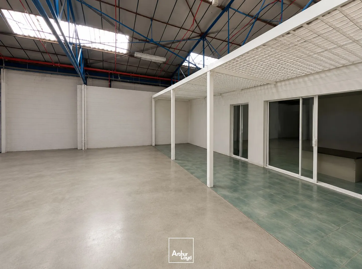 Locaux d'activité & Entrepôts - Location - LA CHAPELLE EN SERVAL - 60520 - 545-545 - 7809223