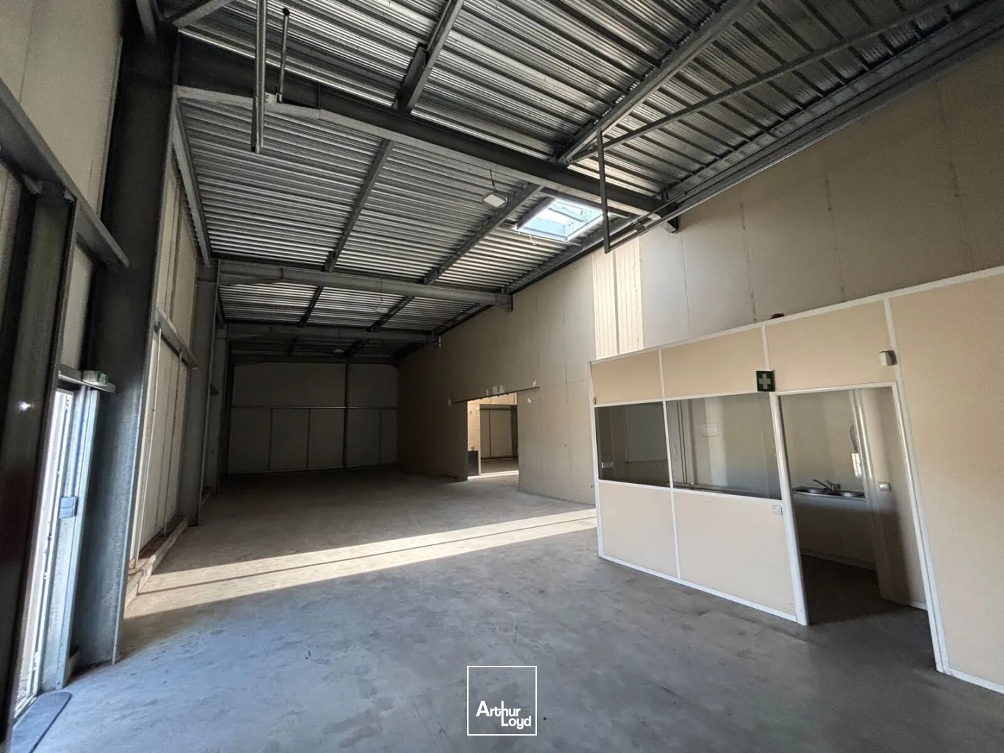 Locaux d'activité & Entrepôts - Location - LE GRAND QUEVILLY - 76120 - 650-650 - 7811051