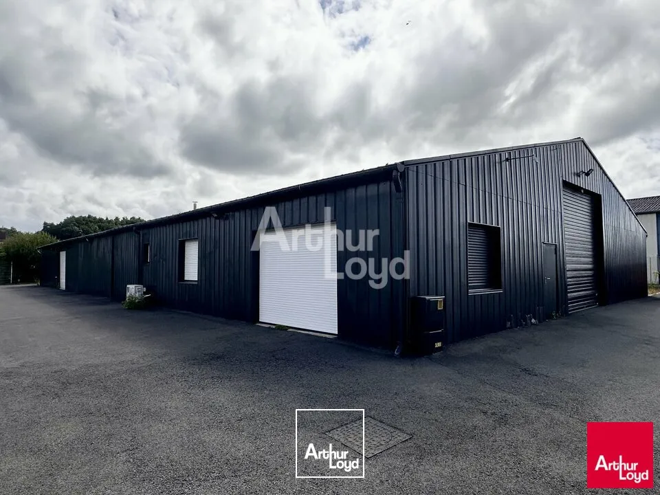Locaux d'activité & Entrepôts - Vente - TINTENIAC - 35190 - 600-600 - 7812018