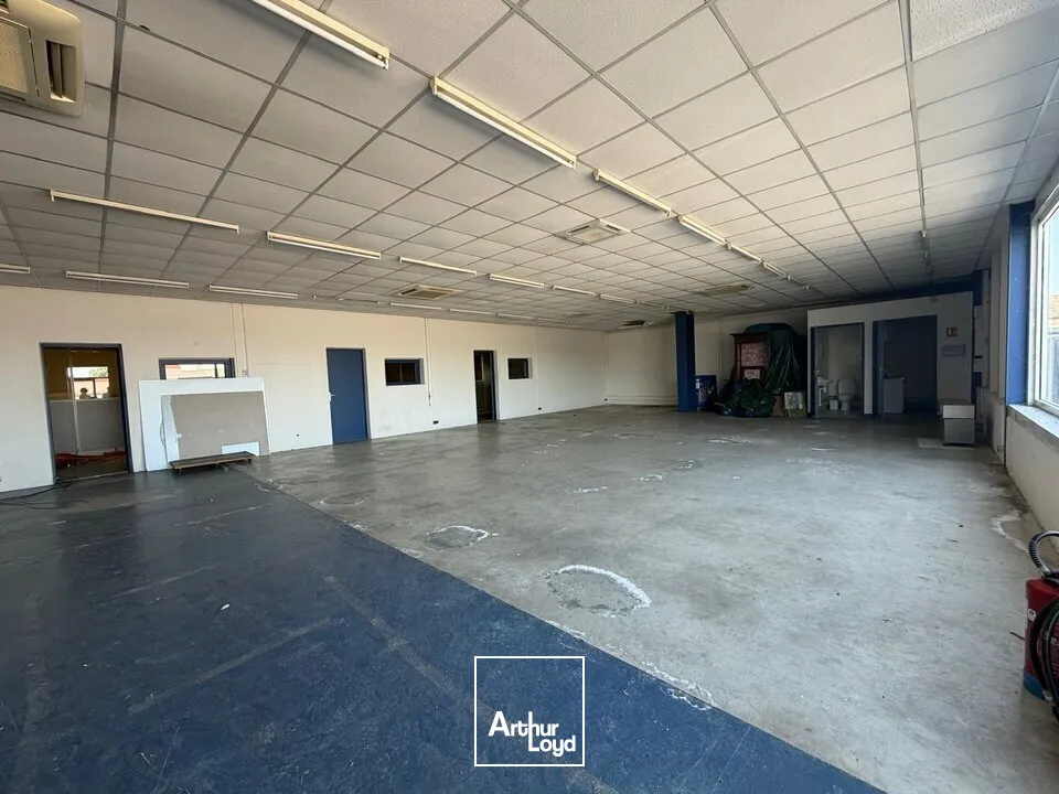Locaux d'activité & Entrepôts - Location - SAINT-DOULCHARD - 18230 - 250-250 - 7812230