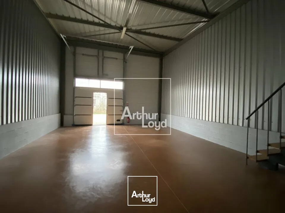 Locaux d'activité & Entrepôts - Location - CHARTRETTES - 77590 - 112-112 - 7812681
