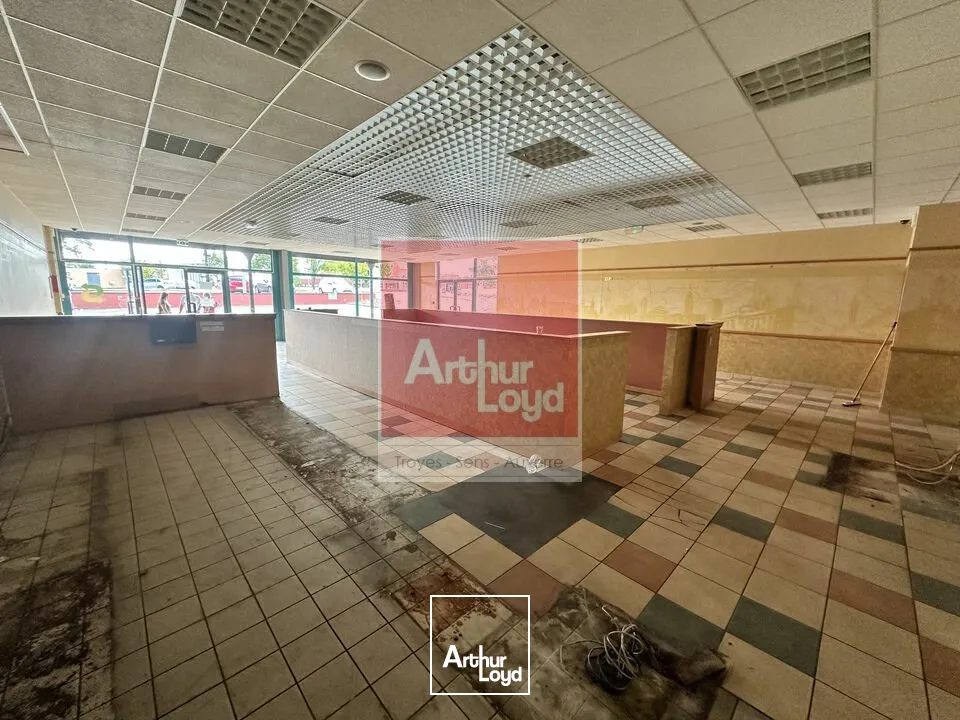 Locaux commerciaux - Location - PONT-SAINTE-MARIE - 10150 - 209-209 - 7813496
