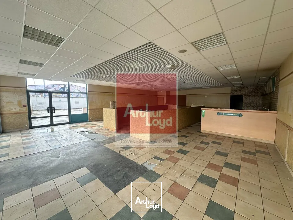 Locaux commerciaux - Location - PONT-SAINTE-MARIE - 10150 - 209-209 - 7813495