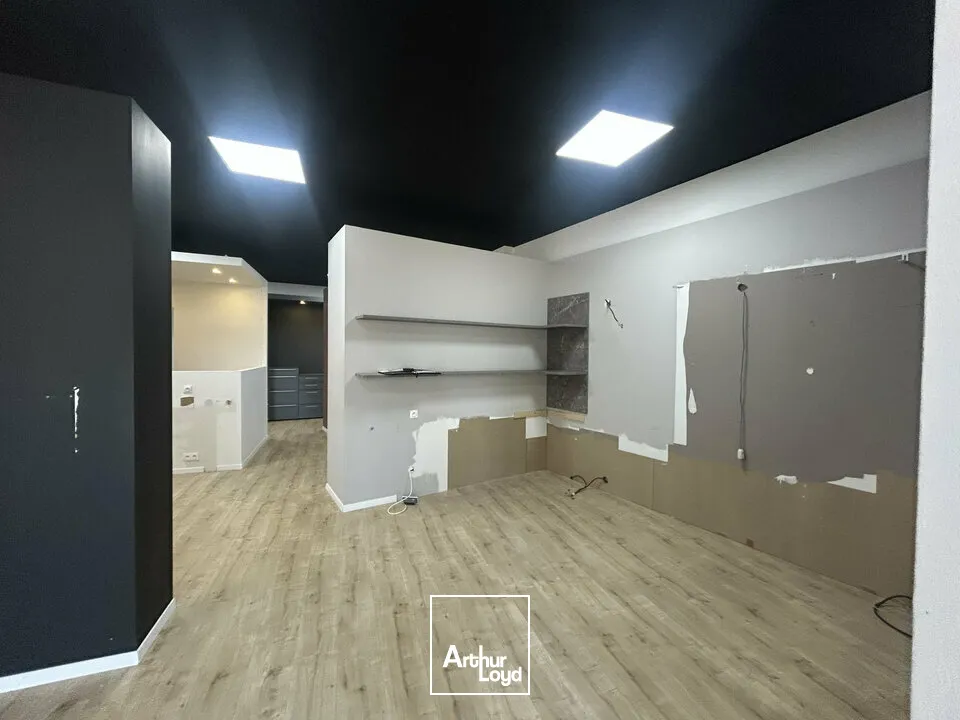 Locaux commerciaux - Location - POITIERS - 86000 - 100-100 - 7815340