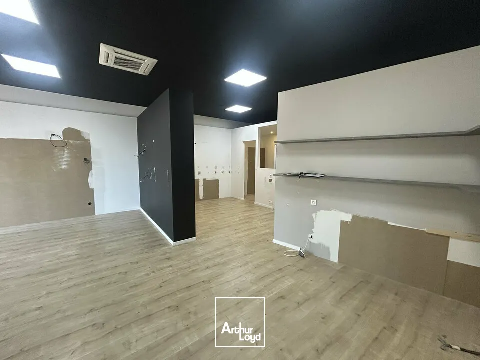 Locaux commerciaux - Location - POITIERS - 86000 - 100-100 - 7815341