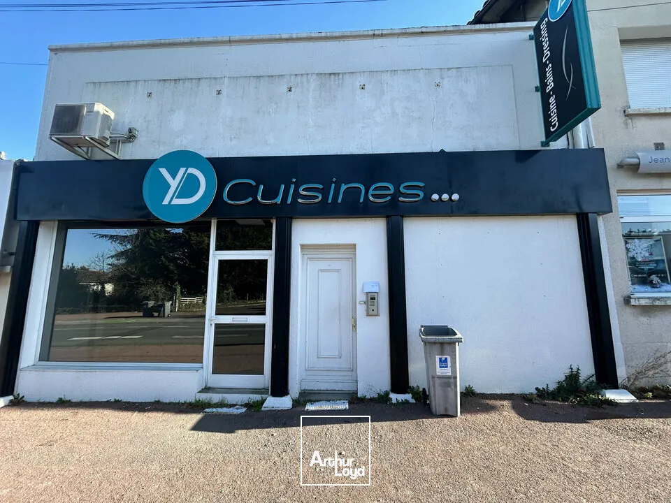 Locaux commerciaux - Location - POITIERS - 86000 - 100-100 - 7815343