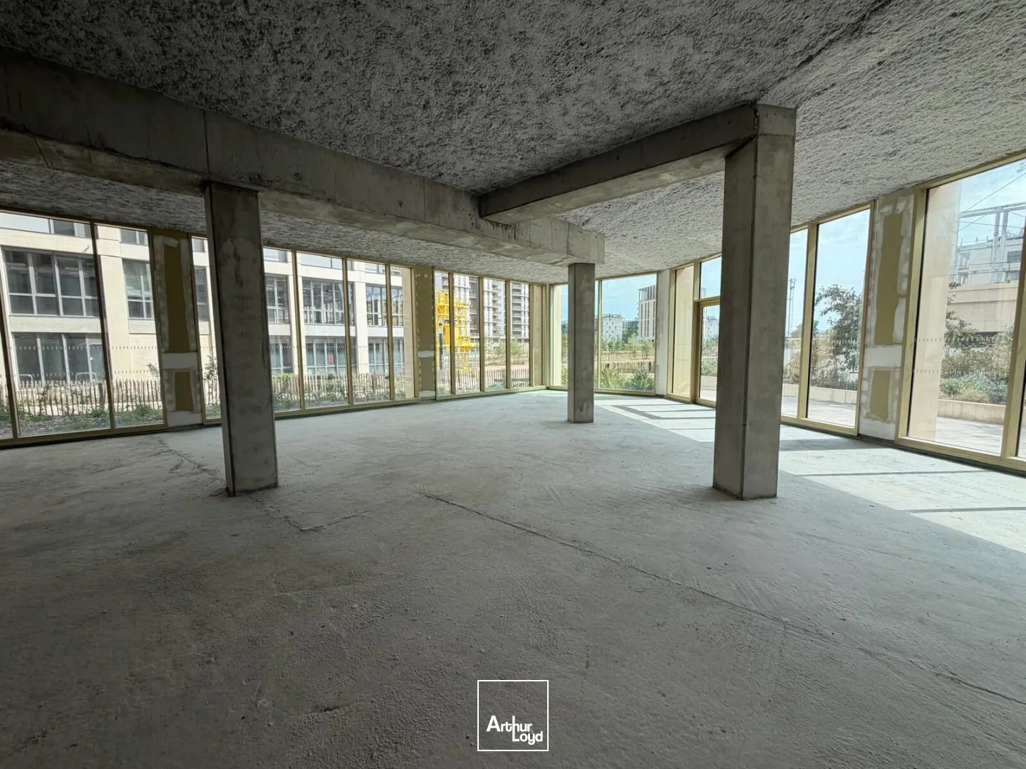 Locaux commerciaux - Location - BORDEAUX - 33800 - 143.5-369.4 - 7816587