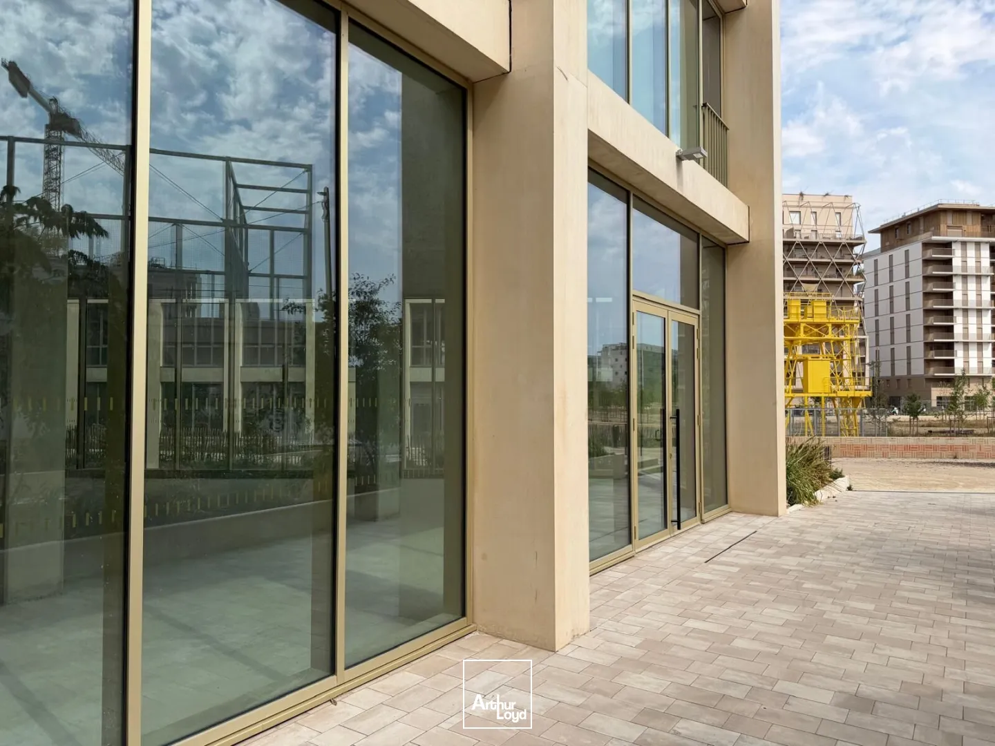 Locaux commerciaux - Location - BORDEAUX - 33800 - 143.5-369.4 - 7816586