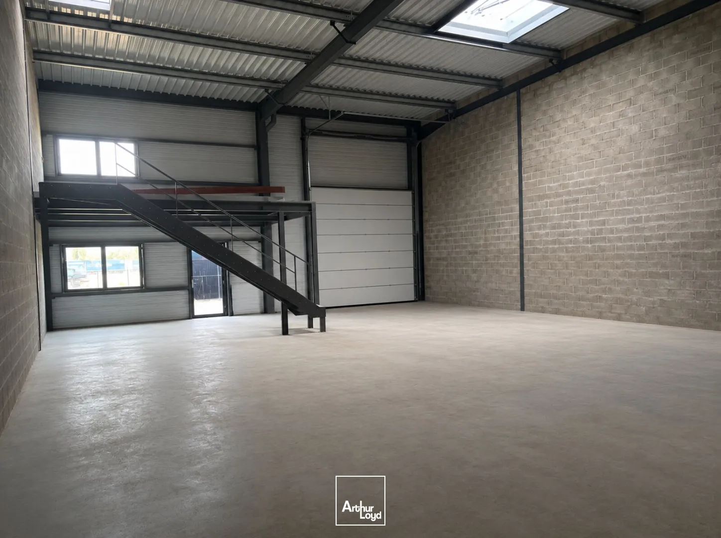 Locaux d'activité & Entrepôts - Location - ALLONNE - 60000 - 233-233 - 7816615