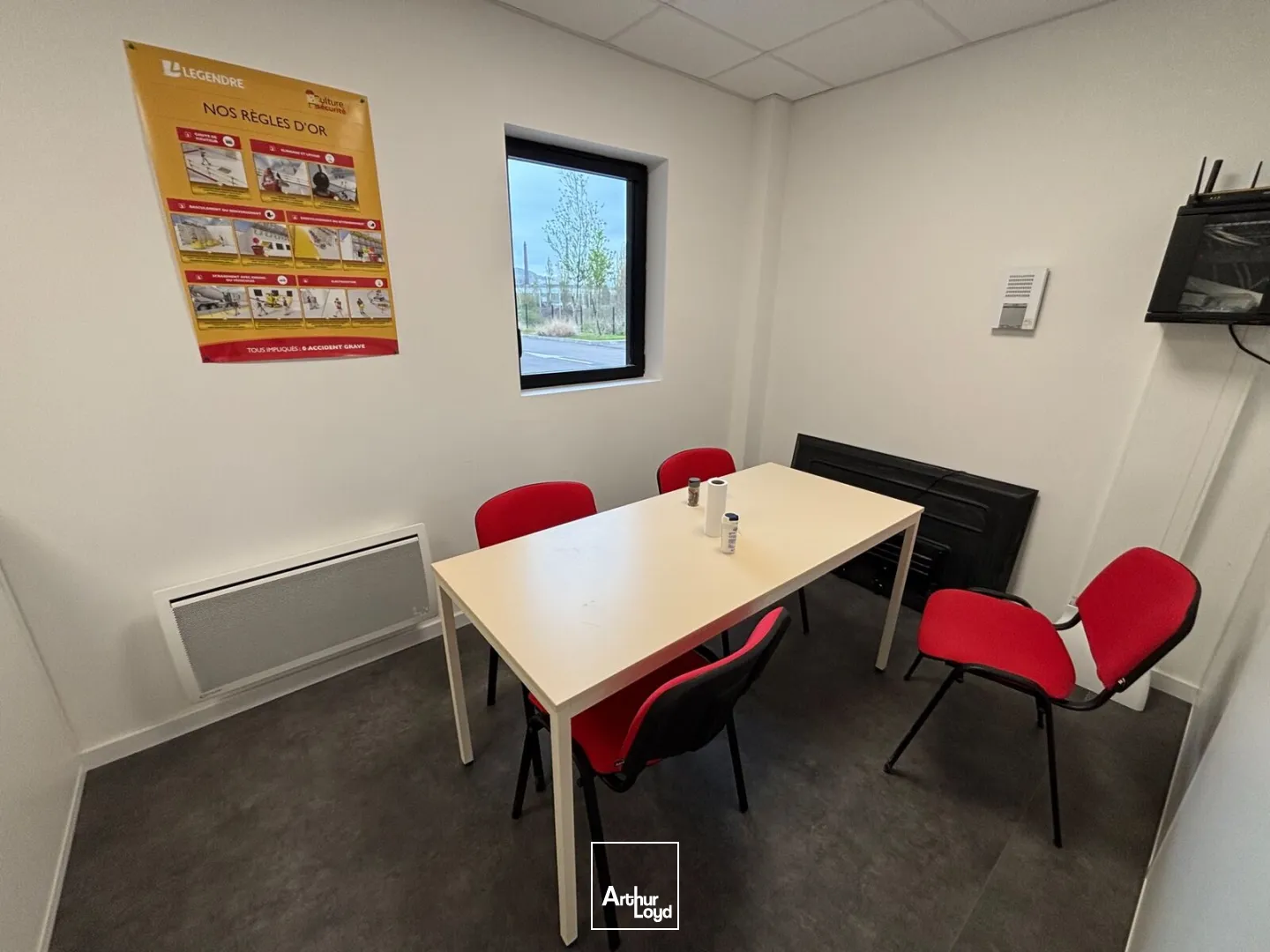 Locaux d'activité & Entrepôts - Location - OISSEL - 76350 - 331-331 - 7816777