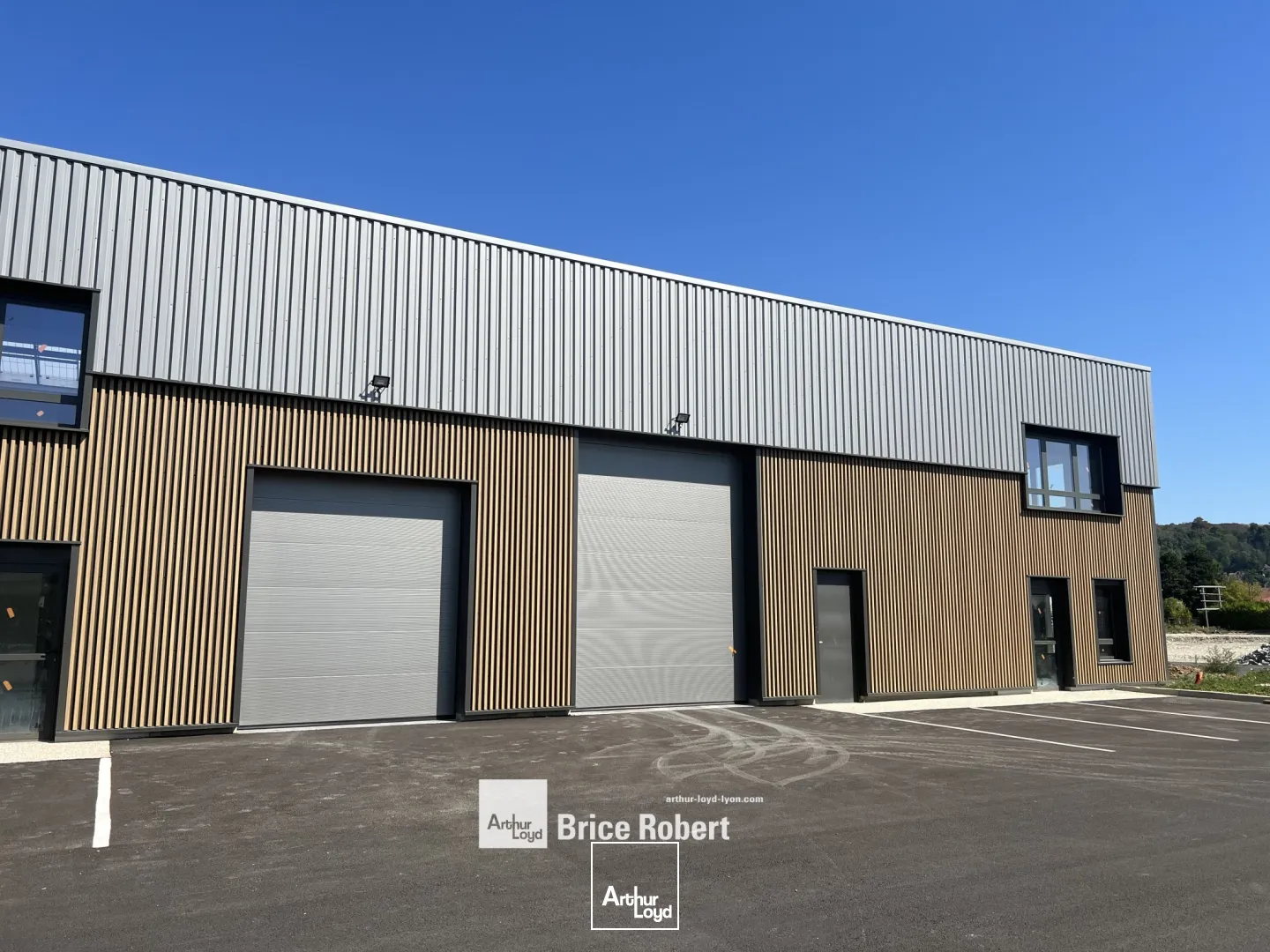Locaux d'activité & Entrepôts - Location - BOURGOIN JALLIEU - 38300 - 225-225 - 7817086