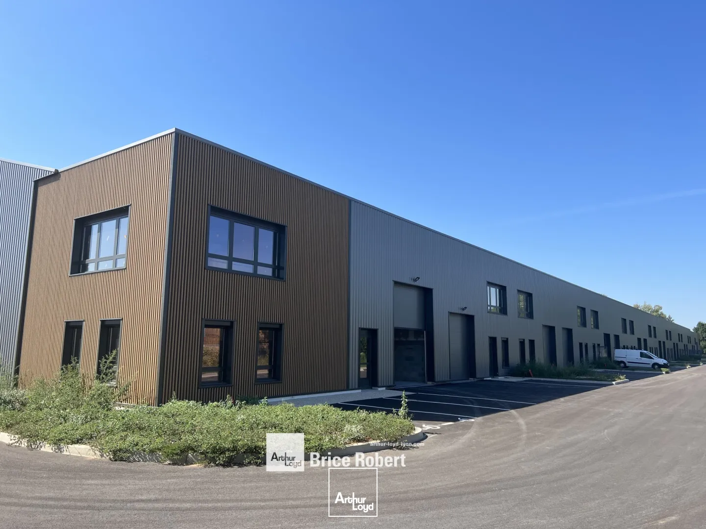 Locaux d'activité & Entrepôts - Location - BOURGOIN JALLIEU - 38300 - 225-225 - 7817087