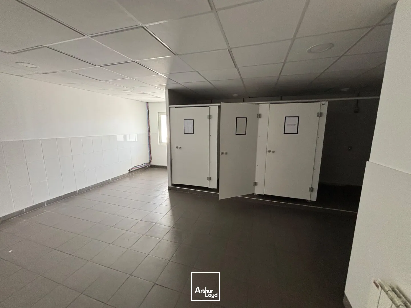 Locaux d'activité & Entrepôts - Location - CREPY EN VALOIS - 60800 - 785-785 - 7817461