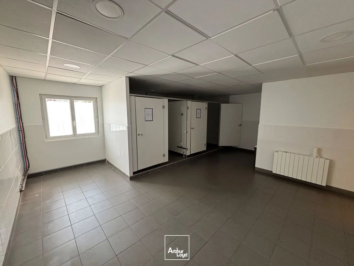 Locaux d'activité & Entrepôts - Location - CREPY EN VALOIS - 60800 - 785-785 - 7817462