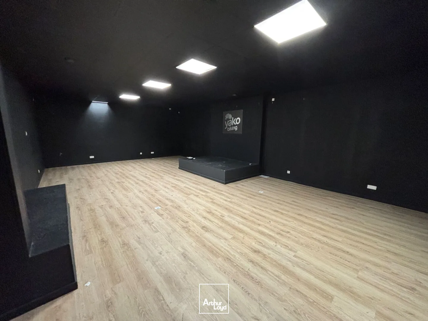 Locaux d'activité & Entrepôts - Location - CREPY EN VALOIS - 60800 - 785-785 - 7817463