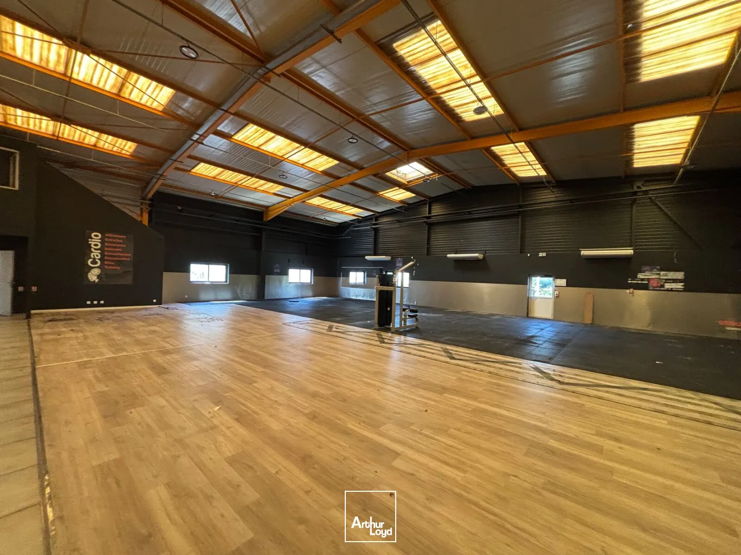 Locaux d'activité & Entrepôts - Location - CREPY EN VALOIS - 60800 - 785-785 - 7817457