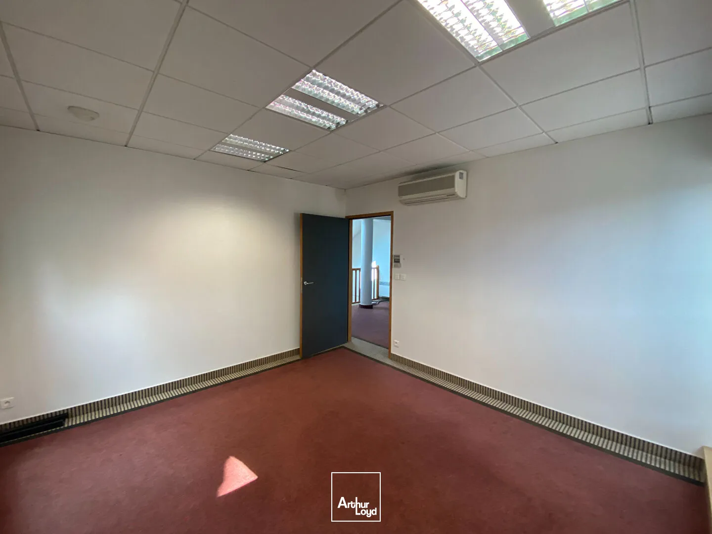 Locaux commerciaux - Vente - LA ROCHELLE - 17000 - 159.3-159.3 - 7818008