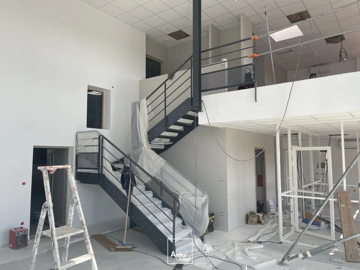 Locaux d'activité & Entrepôts - Location - BEAUVAIS - 60000 - 362-2585 - 7818224