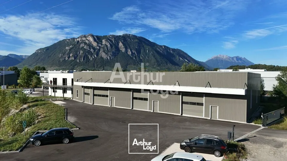 Locaux d'activité & Entrepôts - Location - SAINTE-HÉLÈNE-DU-LAC - 73800 - 608.95-608.95 - 7818475