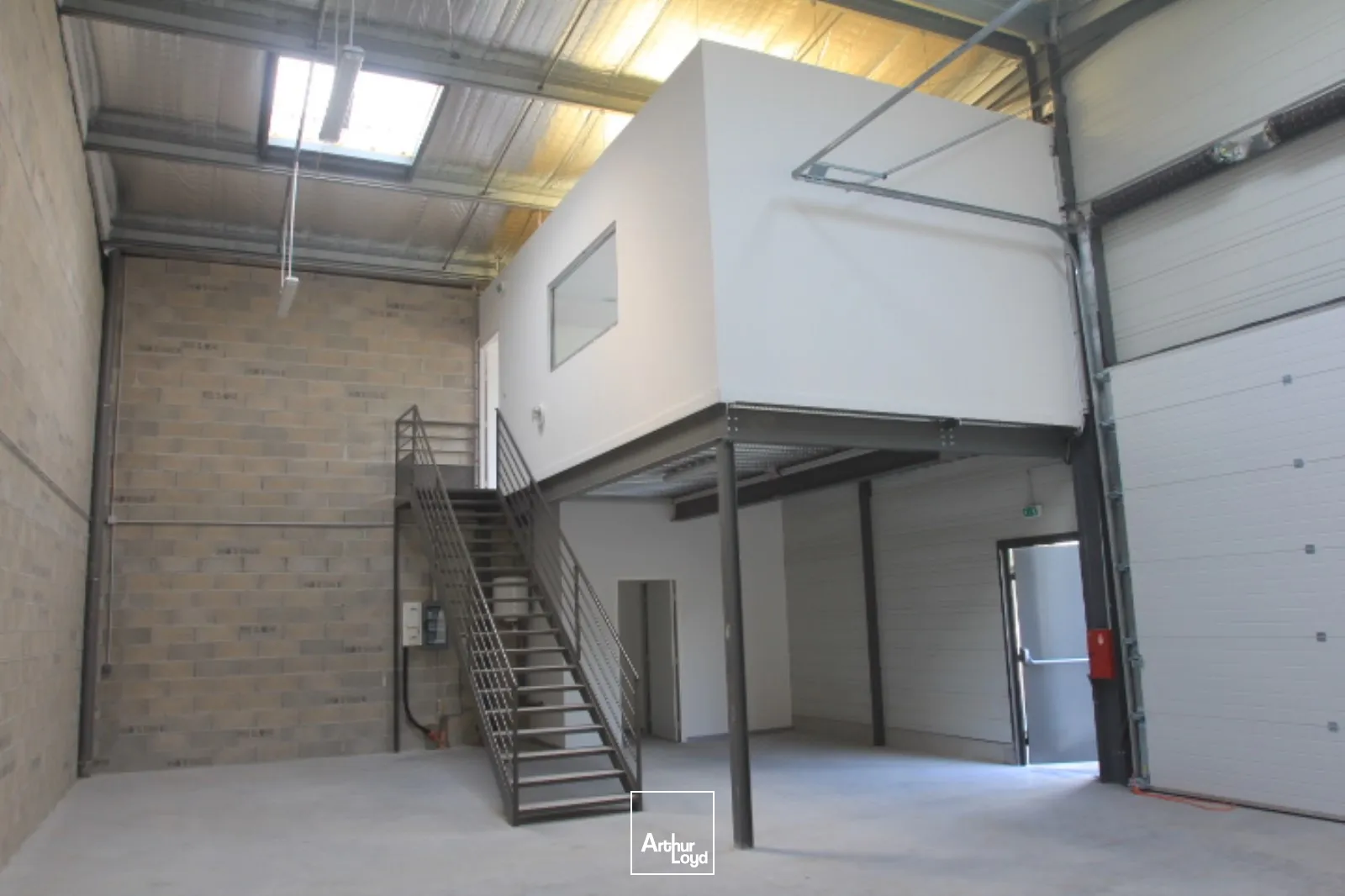 Locaux d'activité & Entrepôts - Location - LA PENNE SUR HUVEAUNE - 13821 - 180-180 - 7818572