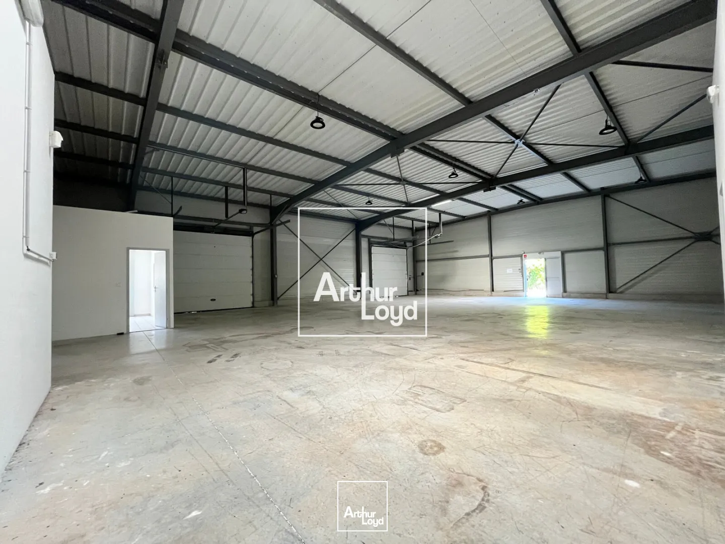 Locaux d'activité & Entrepôts - Location - GALLARGUES LE MONTUEUX - 30660 - 430-430 - 7819091