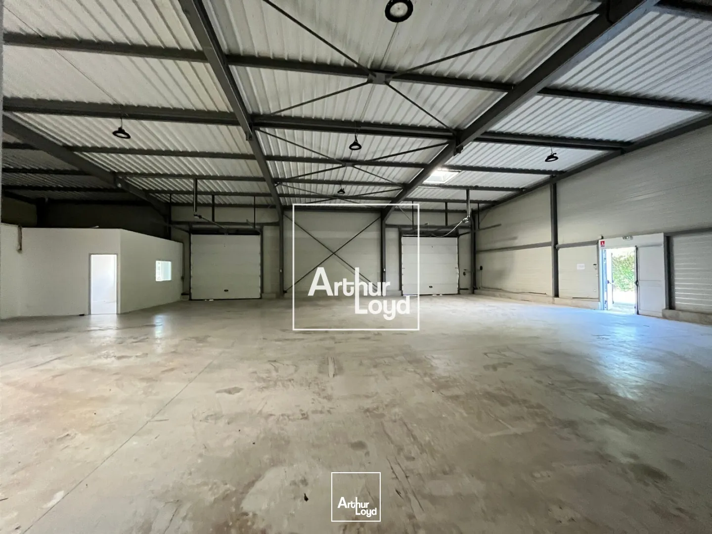 Locaux d'activité & Entrepôts - Location - GALLARGUES LE MONTUEUX - 30660 - 430-430 - 7819092