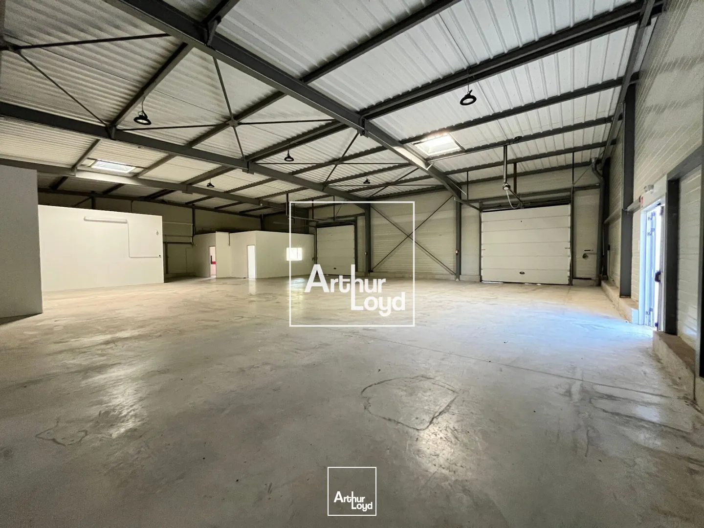 Locaux d'activité & Entrepôts - Location - GALLARGUES LE MONTUEUX - 30660 - 430-430 - 7819093