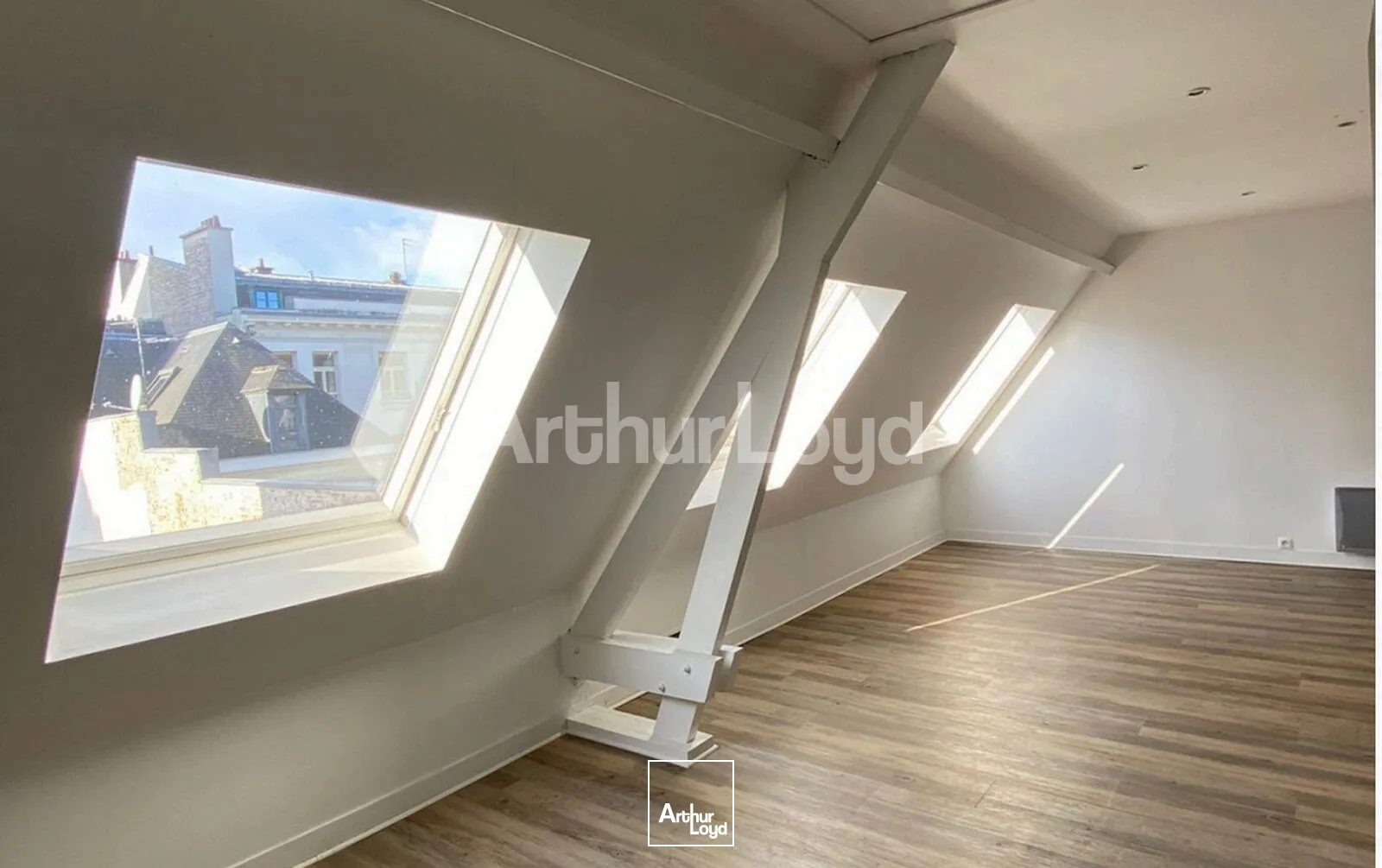Bureaux - Location - LILLE - 59000 - 80.87-307.54 - 7819578