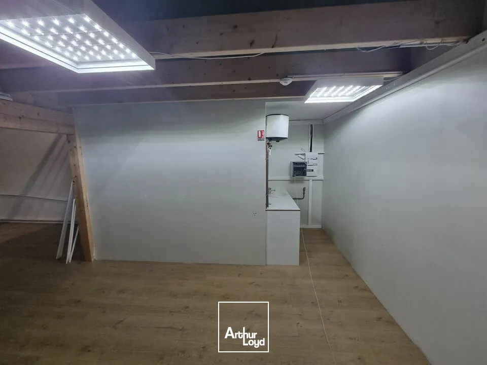 Locaux commerciaux - Location - BESSINES - 79000 - 127-127 - 7821039