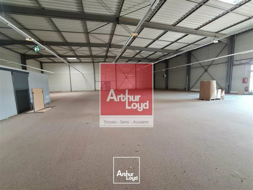 Locaux commerciaux - Location - MONÉTEAU - 89470 - 753.31-753.31 - 7821056