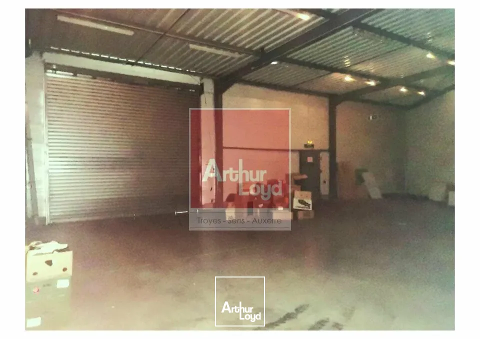 Locaux commerciaux - Location - MONÉTEAU - 89470 - 983.12-983.12 - 7821052