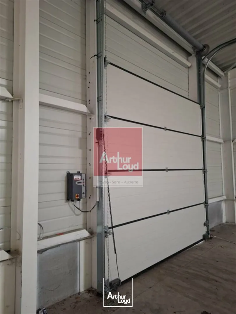 Locaux commerciaux - Location - MONÉTEAU - 89470 - 884.3-884.3 - 7821067