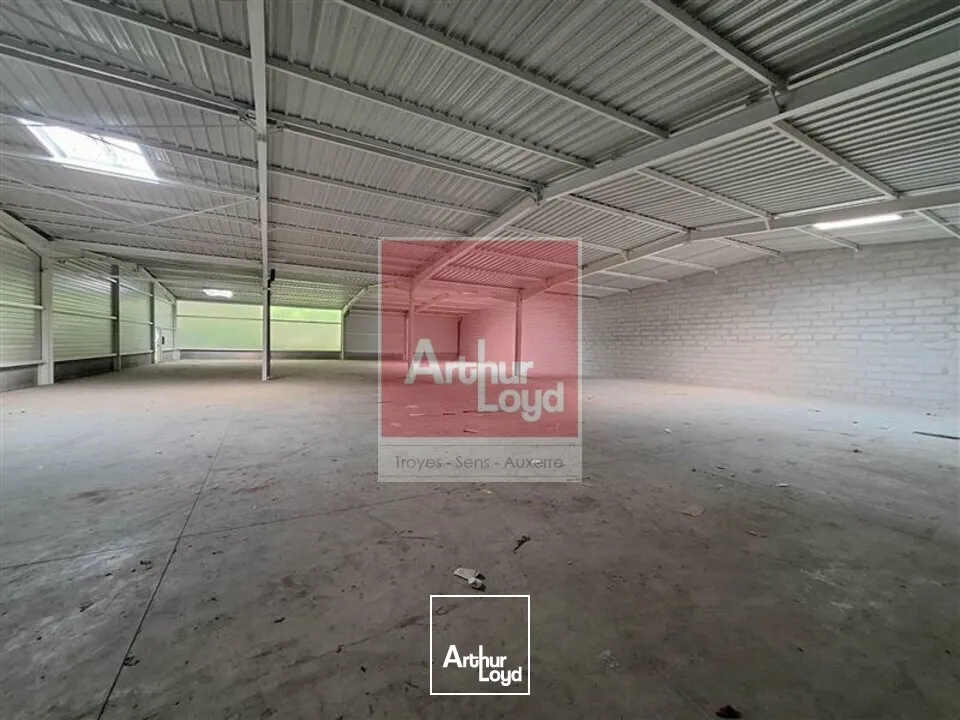 Locaux commerciaux - Location - MONÉTEAU - 89470 - 884.3-884.3 - 7821064