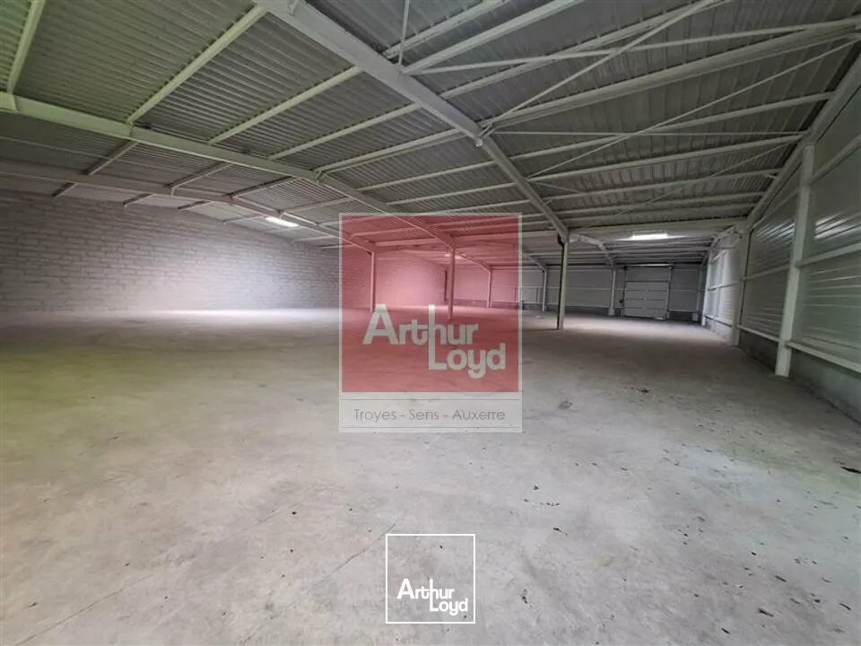 Locaux commerciaux - Location - MONÉTEAU - 89470 - 884.3-884.3 - 7821066