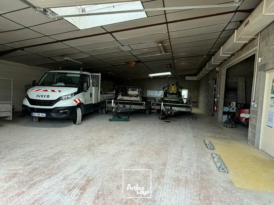 Locaux d'activité & Entrepôts - Location - TROUY - 18570 - 550-550 - 7821095