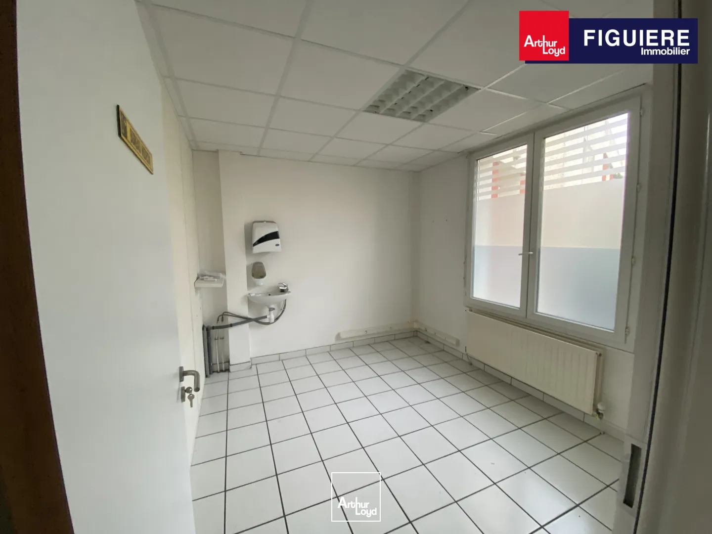 Bureaux - Location - SALON DE PROVENCE - 13300 - 200-200 - 7821131
