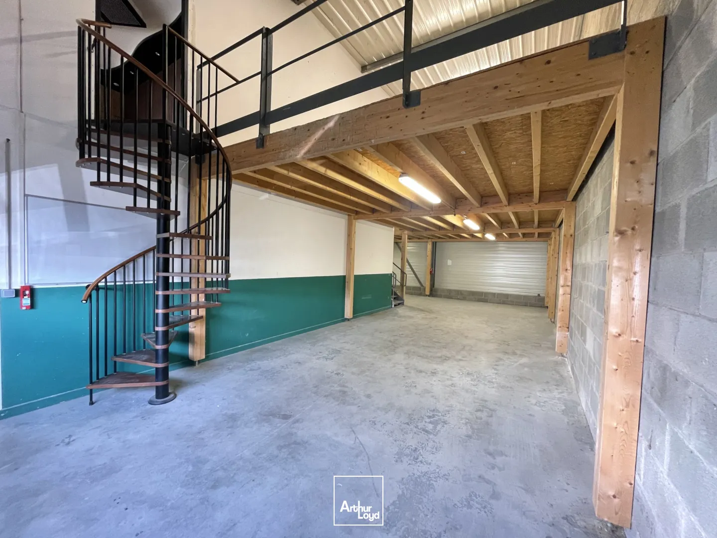 Locaux d'activité & Entrepôts - Location - BEAUVAIS - 60000 - 275-275 - 7821251