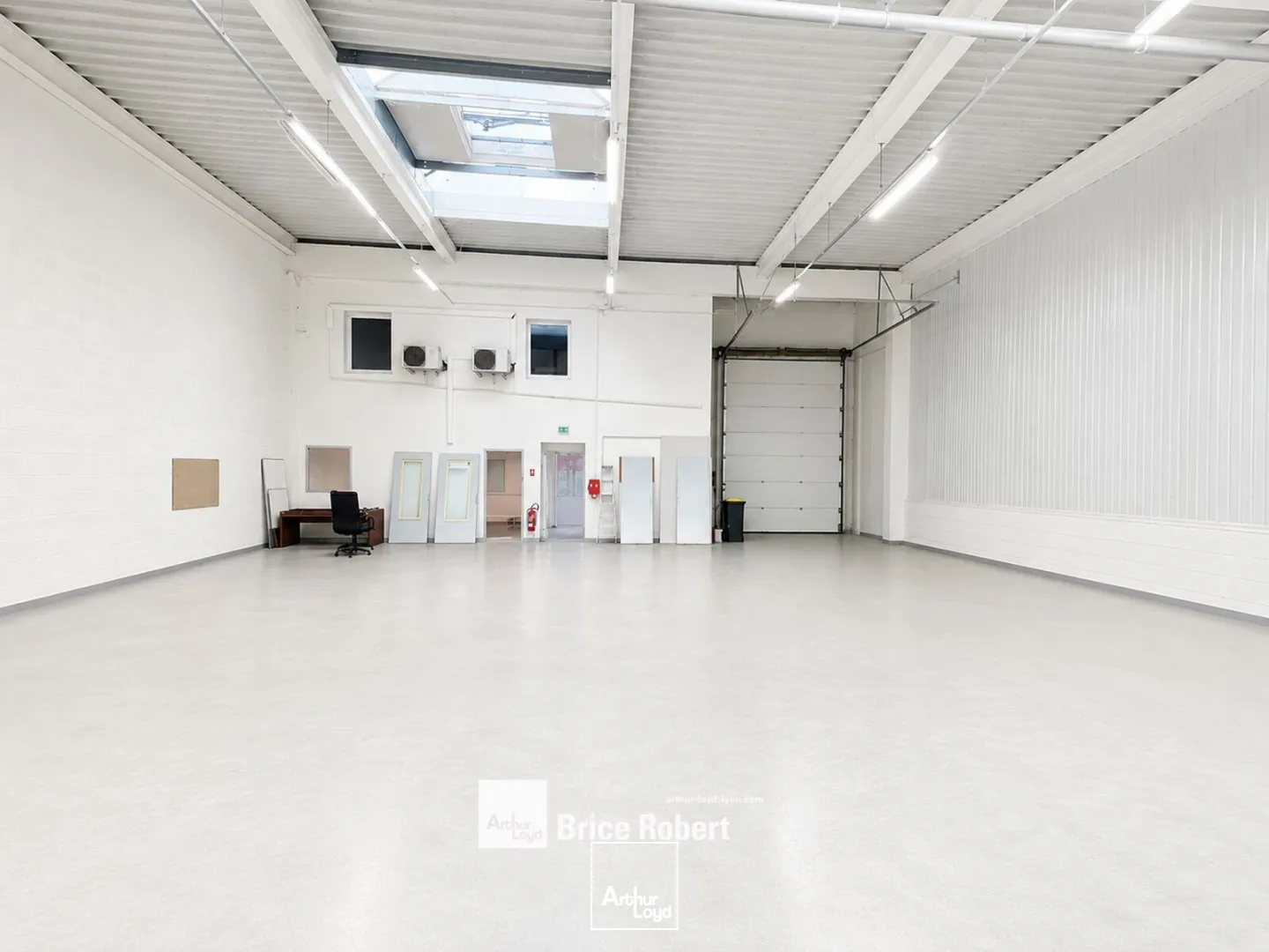 Locaux d'activité & Entrepôts - Location - SAINT PRIEST - 69800 - 374-374 - 7821618