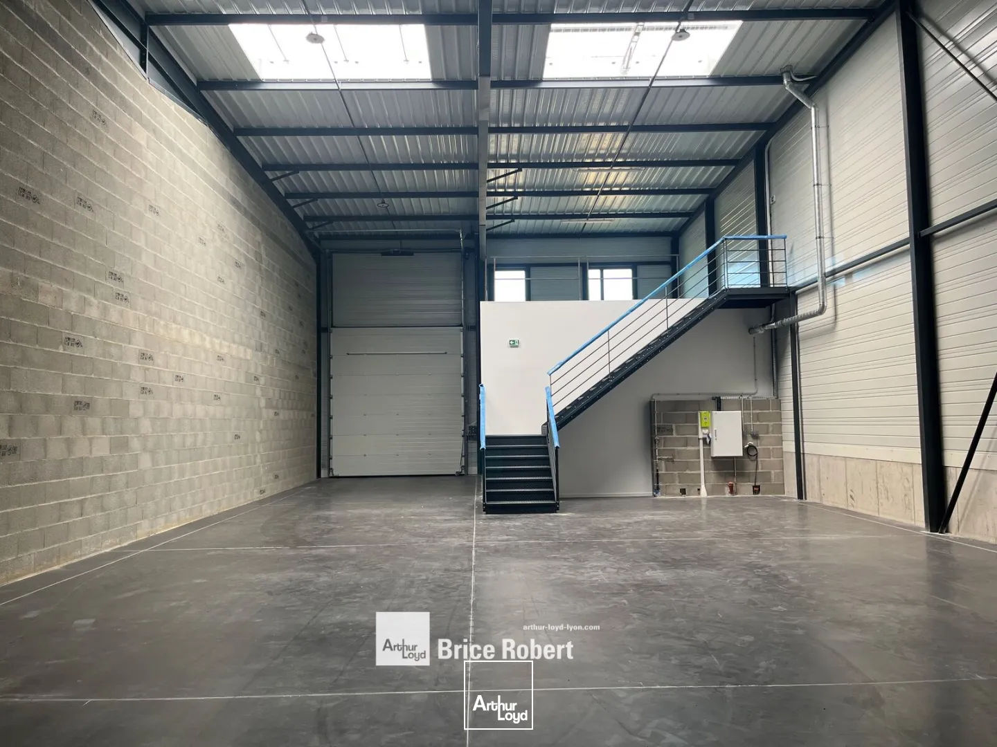 Locaux d'activité & Entrepôts - Location - RILLIEUX LA PAPE - 69140 - 318-318 - 7821660