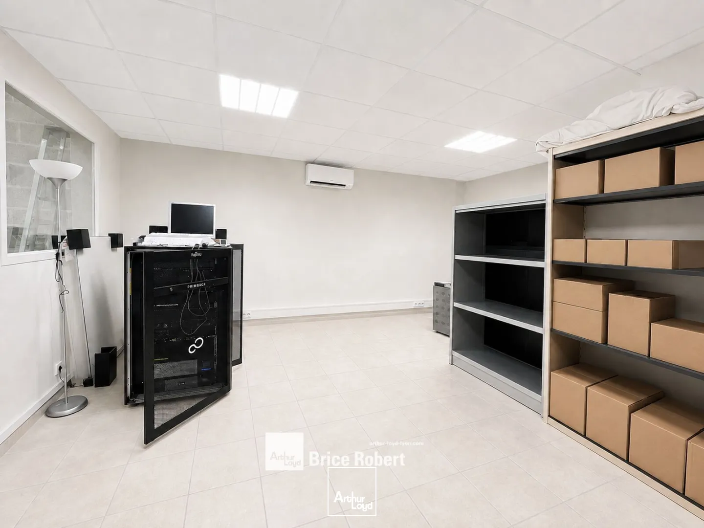 Locaux d'activité & Entrepôts - Location - BRINDAS - 69126 - 342-342 - 7821670