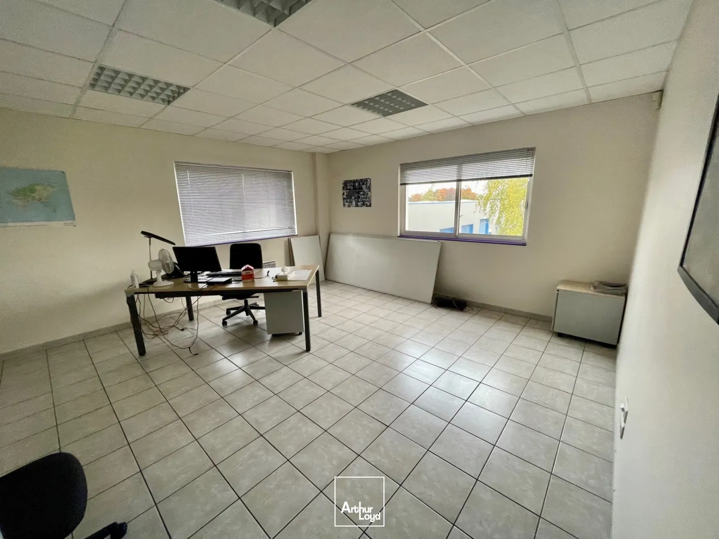 Locaux d'activité & Entrepôts - Location - CRIQUEBEUF SUR SEINE - 27340 - 1451-1451 - 7822360