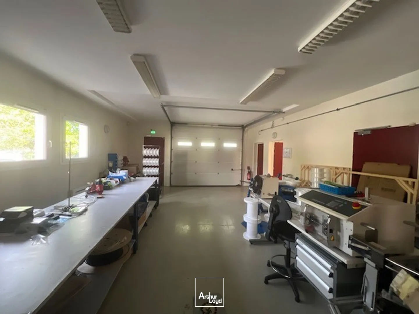 Locaux d'activité & Entrepôts - Vente - GOMETZ LE CHATEL - 91940 - 520-520 - 7822457