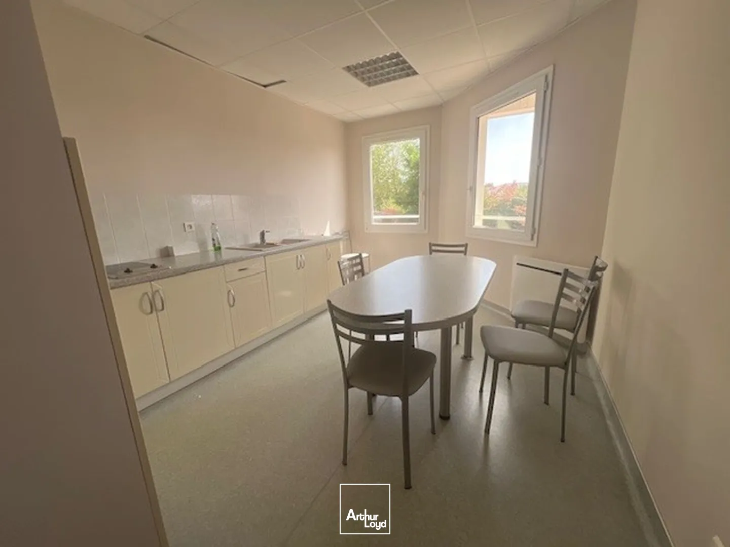 Locaux d'activité & Entrepôts - Vente - GOMETZ LE CHATEL - 91940 - 520-520 - 7822459